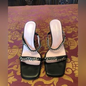 Couture Donald J Pliner Black Shine Calf with 4” Heels Size 8.5M.